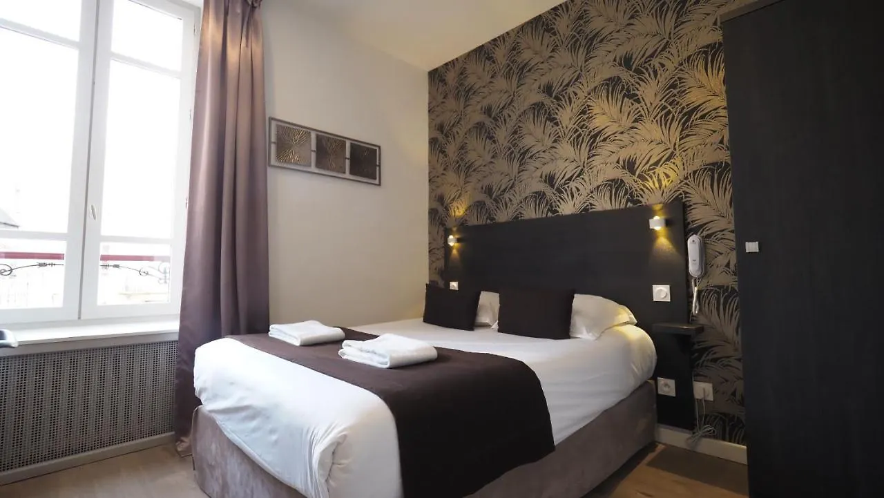 Hotel Le Biarritz - Vichy 3*,